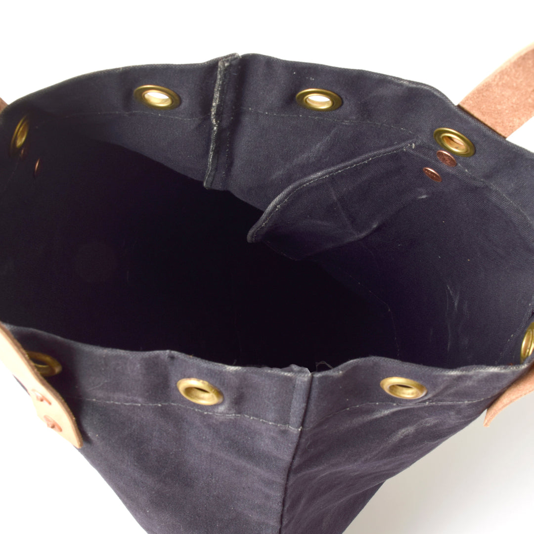 HANDY 1960s EURO ARMY ブラックキャンバス トートバッグ / MINT Upcycled