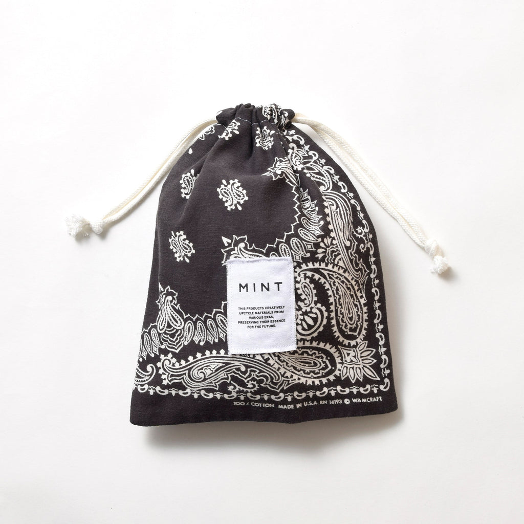 ヴィンテージバンダナ 巾着ポーチ Lサイズ（黒） / MINT Upcycled