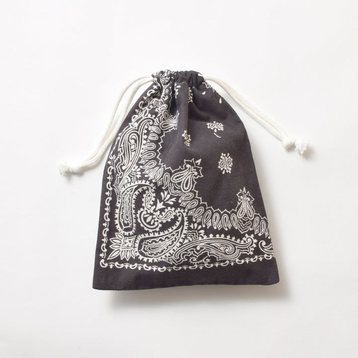 ヴィンテージバンダナ 巾着ポーチ Lサイズ（黒） / MINT Upcycled