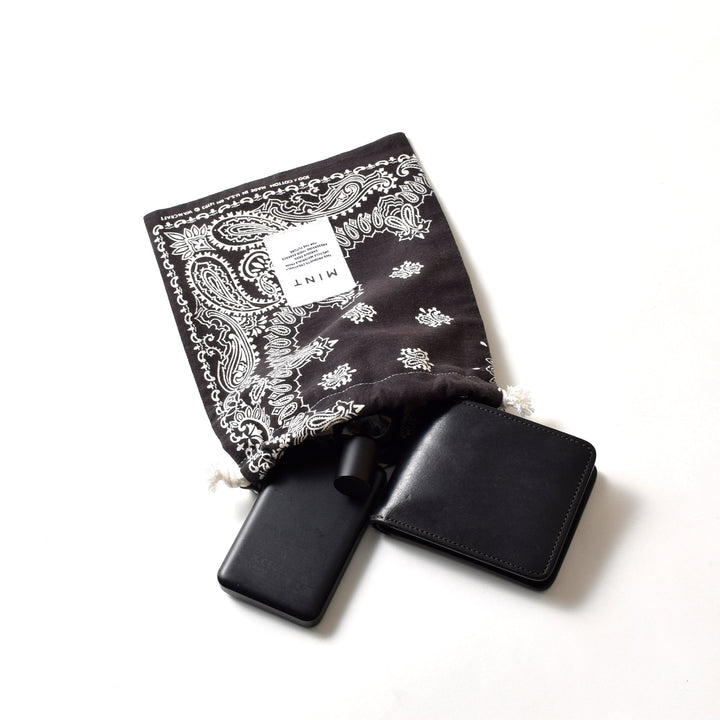 ヴィンテージバンダナ 巾着ポーチ Lサイズ（黒） / MINT Upcycled