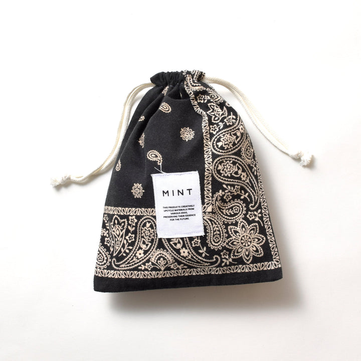 ヴィンテージバンダナ 巾着ポーチ Lサイズ（黒） / MINT Upcycled