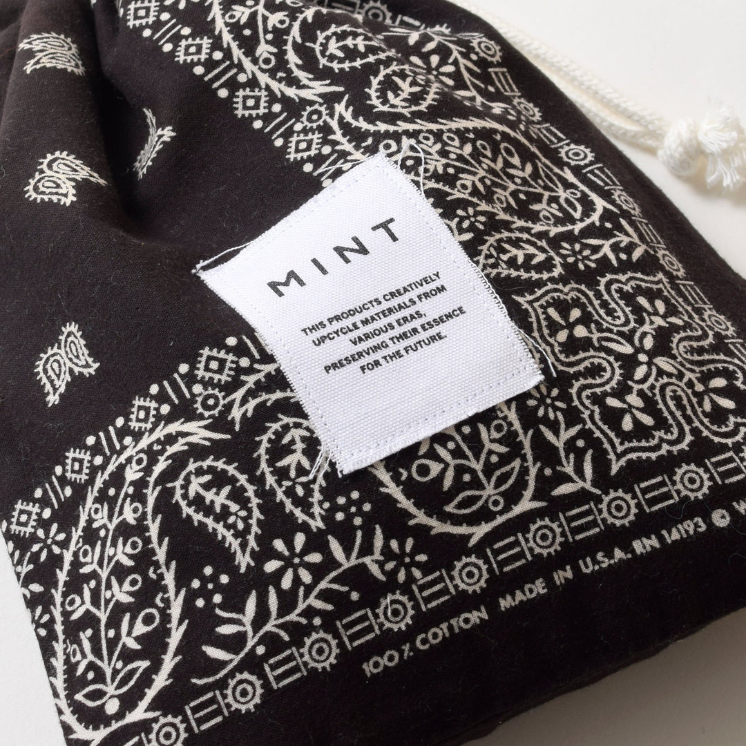 ヴィンテージバンダナ 巾着ポーチ Lサイズ（黒） / MINT Upcycled