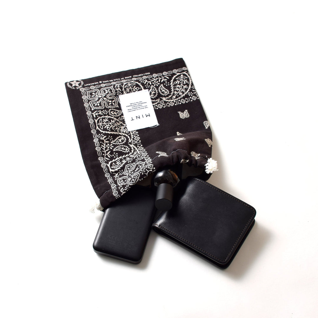 ヴィンテージバンダナ 巾着ポーチ Lサイズ（黒） / MINT Upcycled