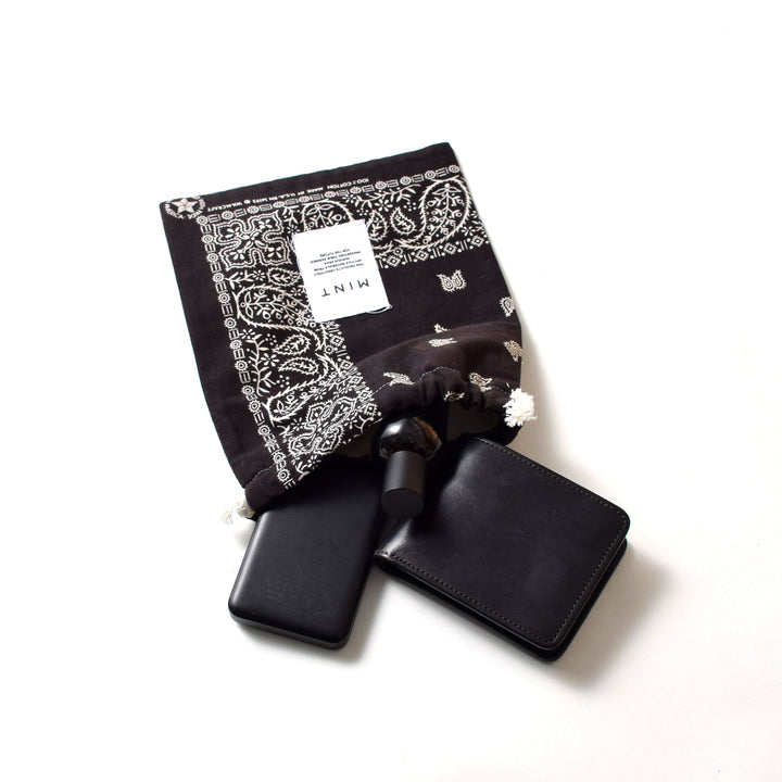ヴィンテージバンダナ 巾着ポーチ Lサイズ（黒） / MINT Upcycled