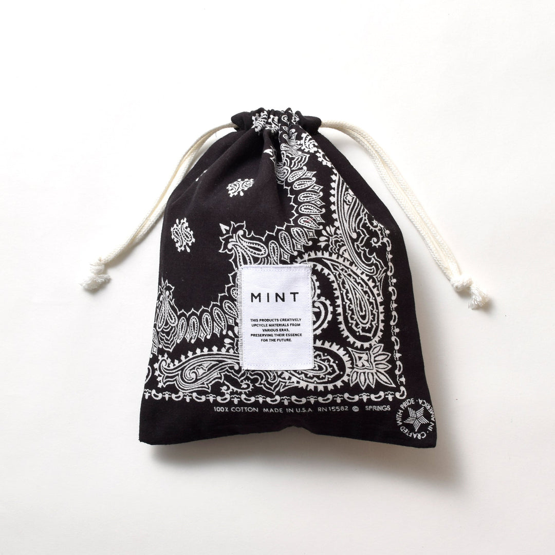 ヴィンテージバンダナ 巾着ポーチ Lサイズ（黒） / MINT Upcycled
