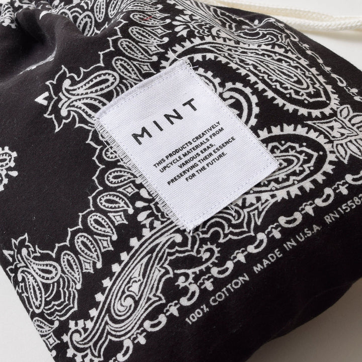 ヴィンテージバンダナ 巾着ポーチ Lサイズ（黒） / MINT Upcycled