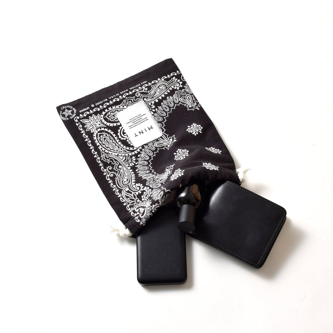 ヴィンテージバンダナ 巾着ポーチ Lサイズ（黒） / MINT Upcycled