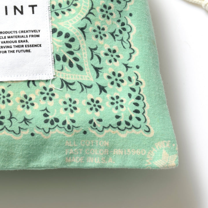 ヴィンテージバンダナ 巾着ポーチ Lサイズ（緑） / MINT Upcycled