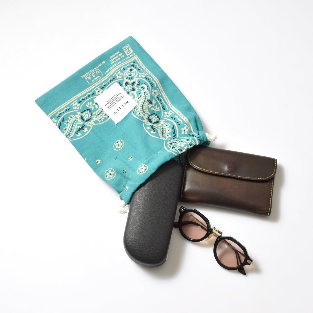 ヴィンテージバンダナ 巾着ポーチ Lサイズ（緑） / MINT Upcycled