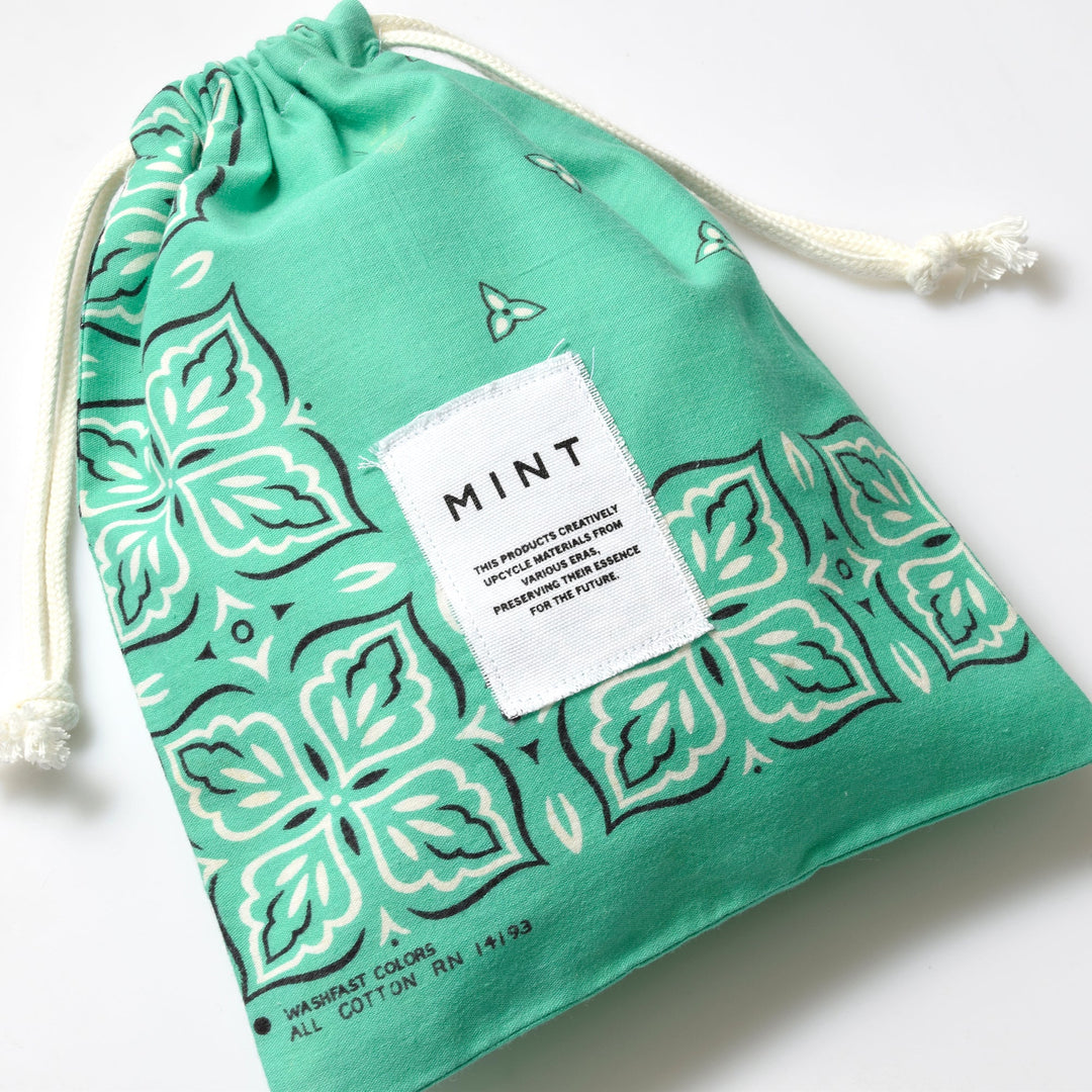 ヴィンテージバンダナ 巾着ポーチ Lサイズ（緑） / MINT Upcycled