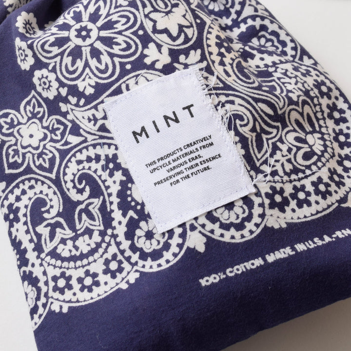 ヴィンテージバンダナ 巾着ポーチ Lサイズ（ネイビー） / MINT Upcycled