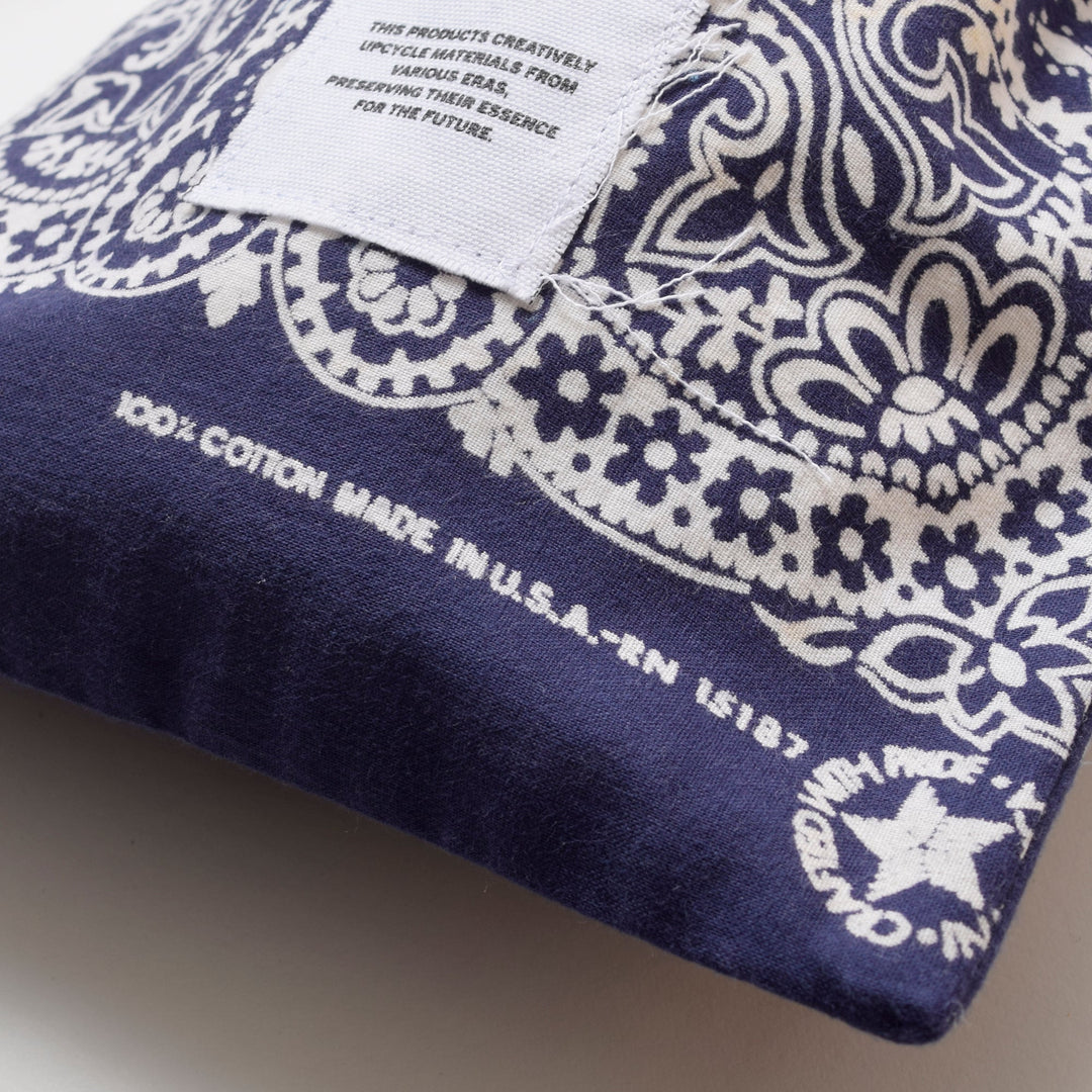 ヴィンテージバンダナ 巾着ポーチ Lサイズ（ネイビー） / MINT Upcycled