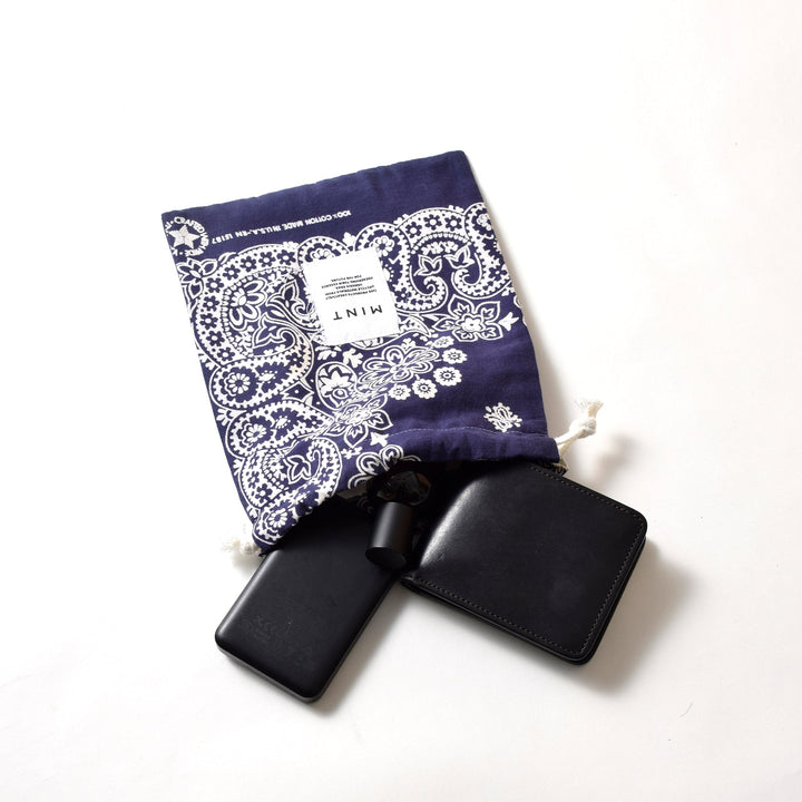 ヴィンテージバンダナ 巾着ポーチ Lサイズ（ネイビー） / MINT Upcycled