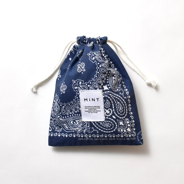 ヴィンテージバンダナ 巾着ポーチ Lサイズ（ネイビー） / MINT Upcycled