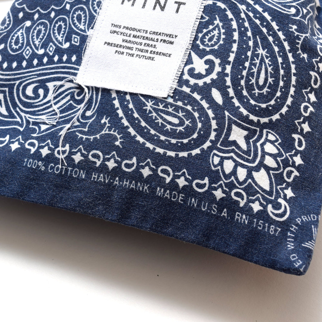 ヴィンテージバンダナ 巾着ポーチ Lサイズ（ネイビー） / MINT Upcycled