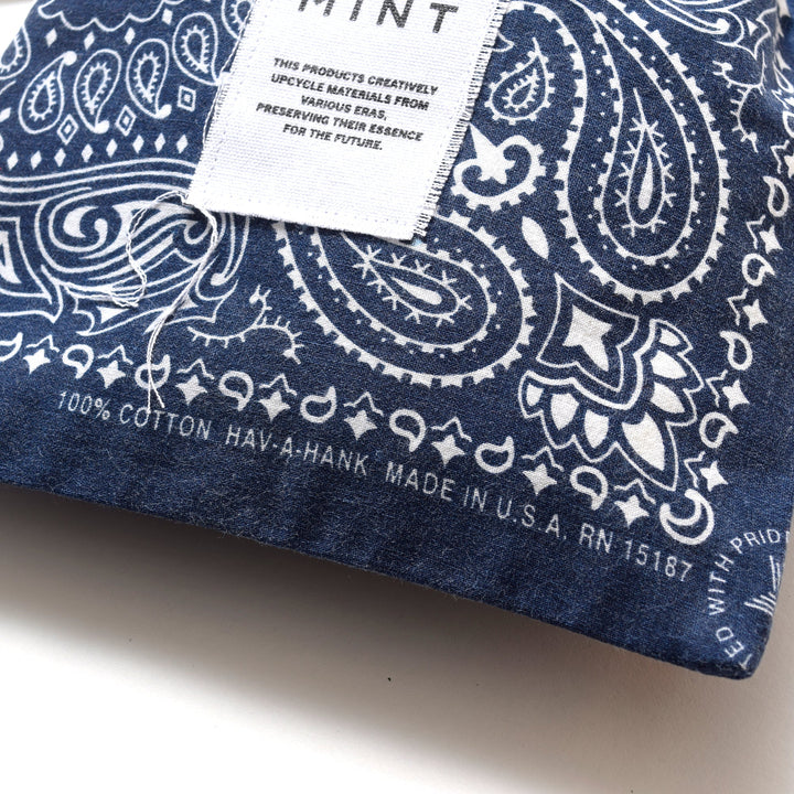 ヴィンテージバンダナ 巾着ポーチ Lサイズ（ネイビー） / MINT Upcycled