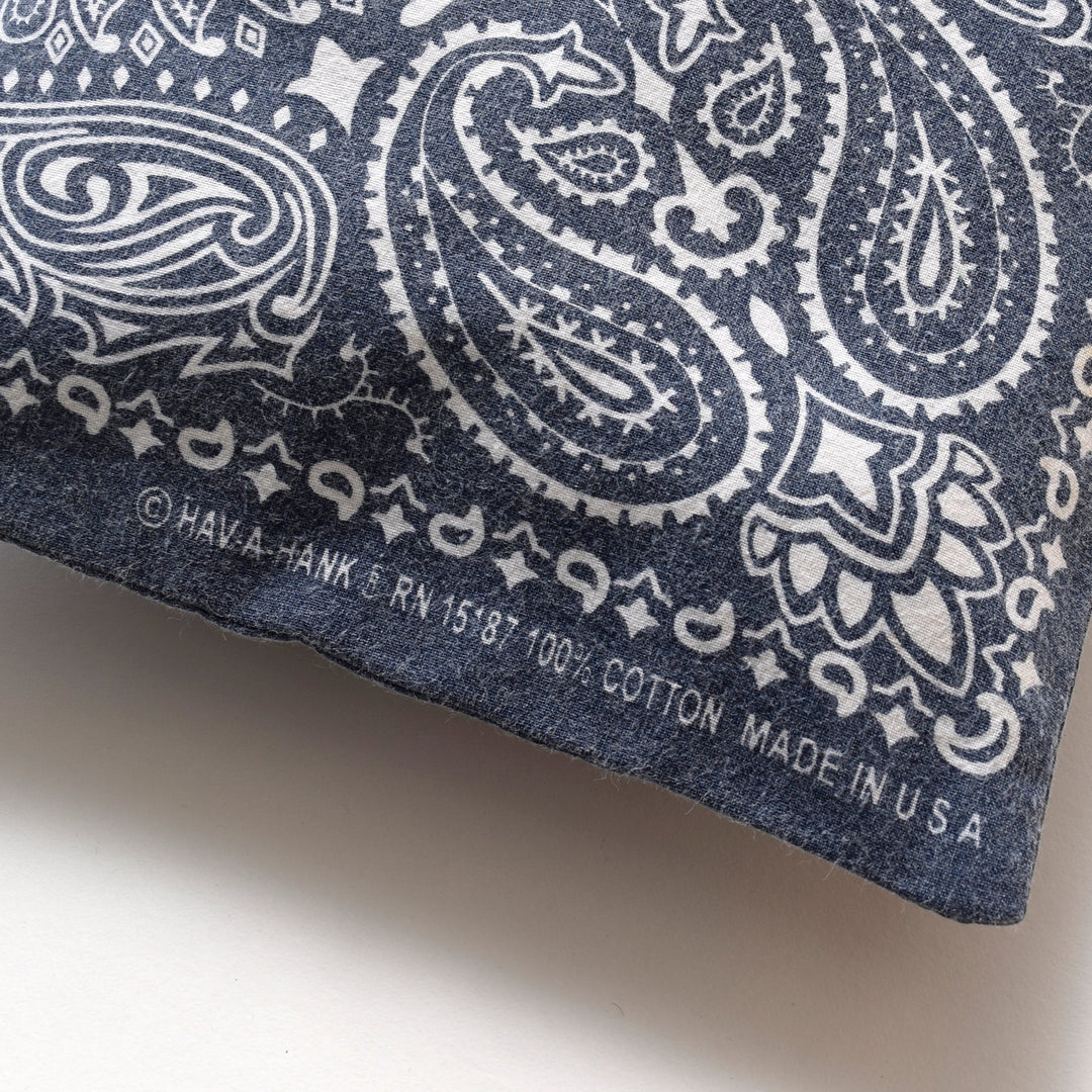 ヴィンテージバンダナ 巾着ポーチ Lサイズ（ネイビー） / MINT Upcycled