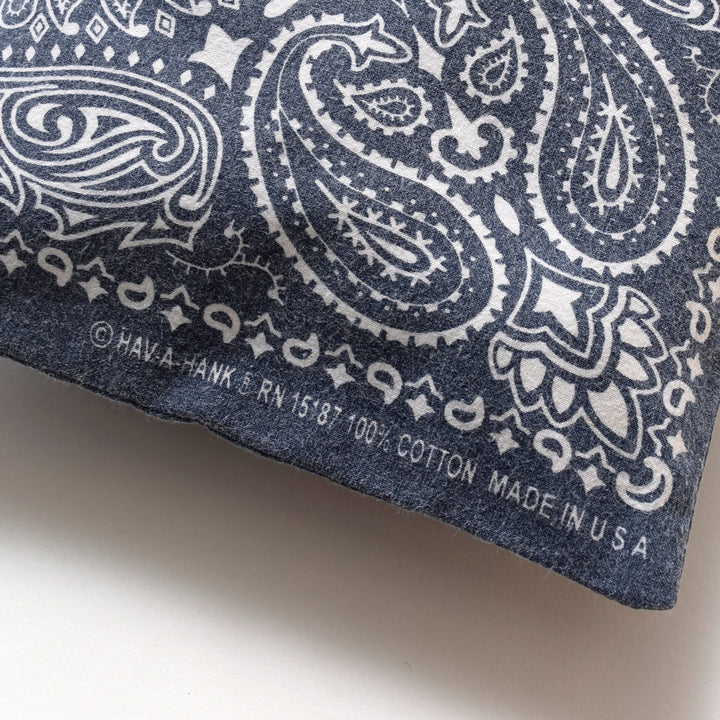 ヴィンテージバンダナ 巾着ポーチ Lサイズ（ネイビー） / MINT Upcycled