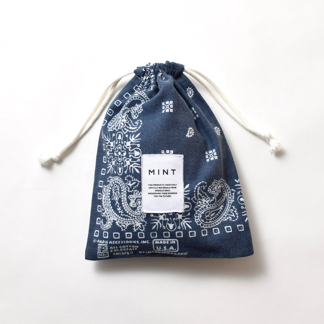 ヴィンテージバンダナ 巾着ポーチ Lサイズ（ネイビー） / MINT Upcycled
