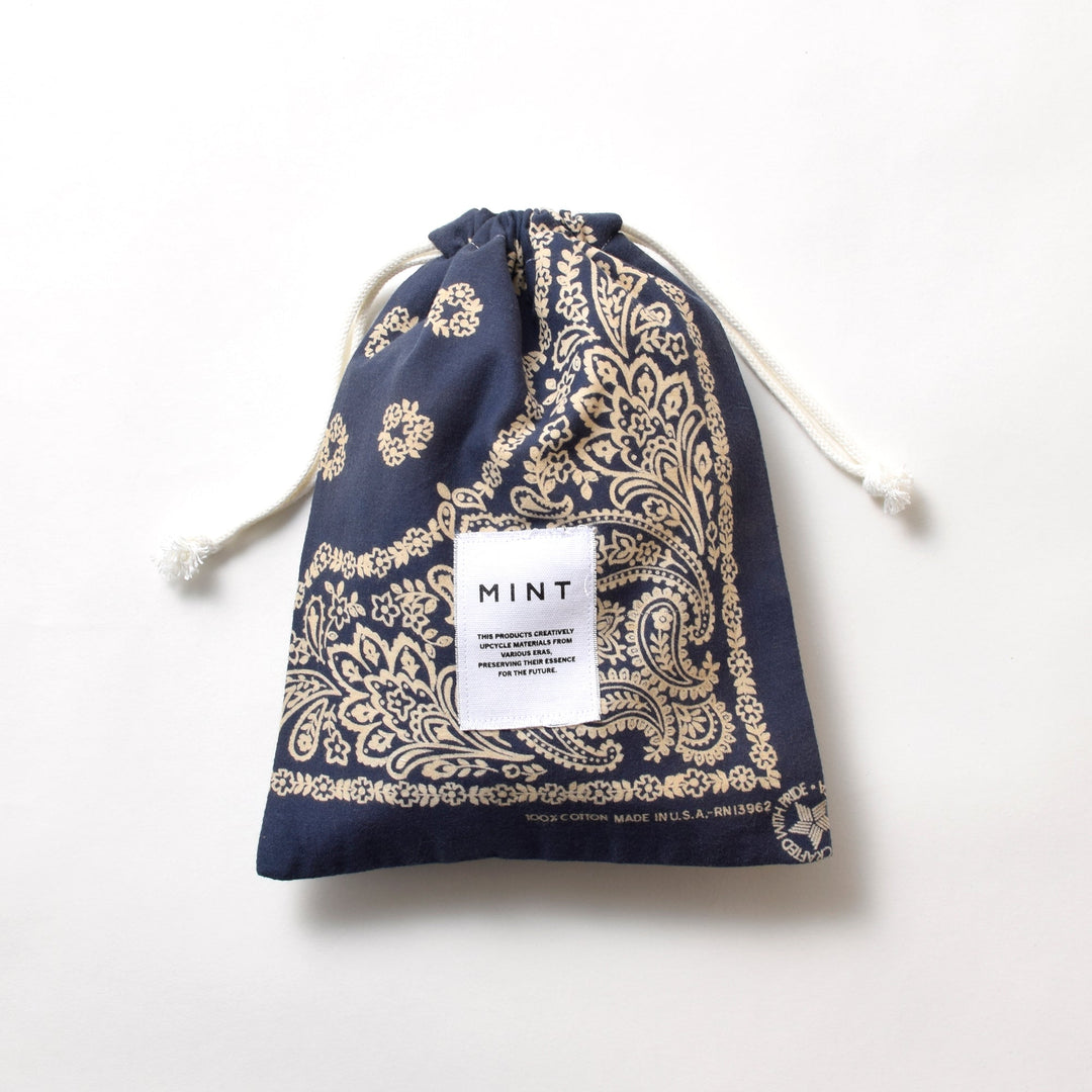 ヴィンテージバンダナ 巾着ポーチ Lサイズ（ネイビー） / MINT Upcycled