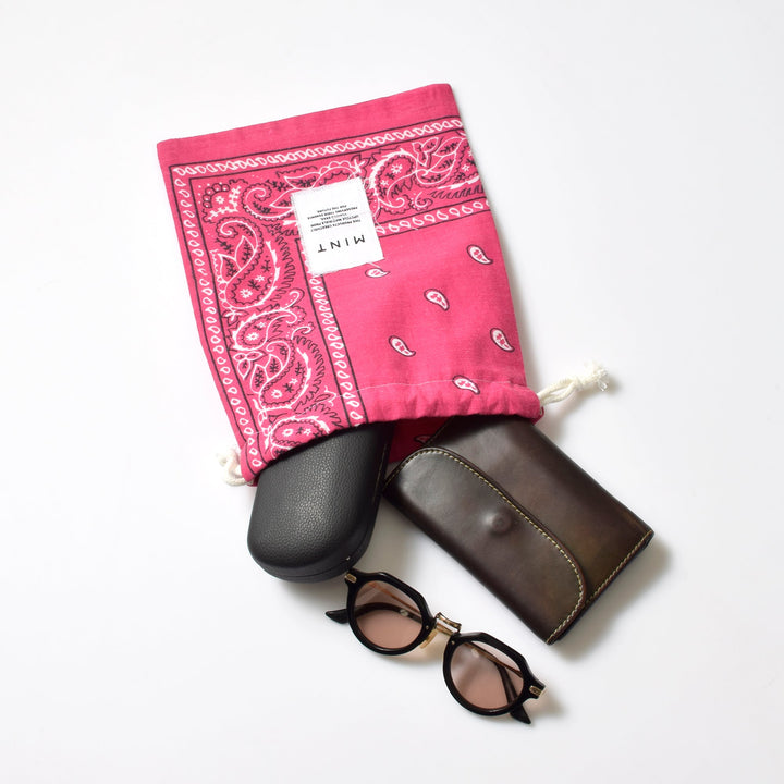 ヴィンテージバンダナ 巾着ポーチ Lサイズ（ピンク） / MINT Upcycled