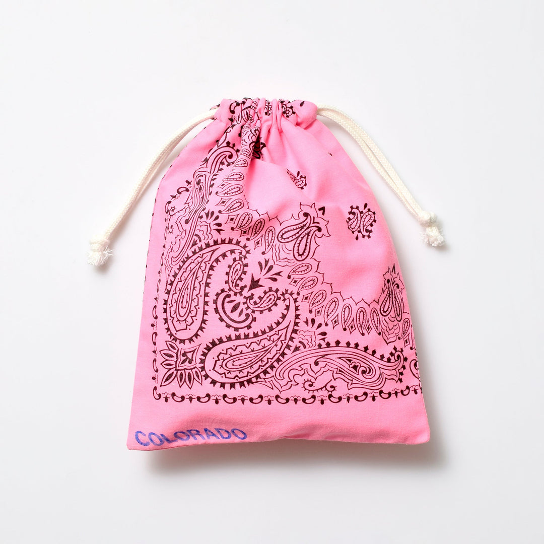 ヴィンテージバンダナ 巾着ポーチ Lサイズ（ピンク） / MINT Upcycled