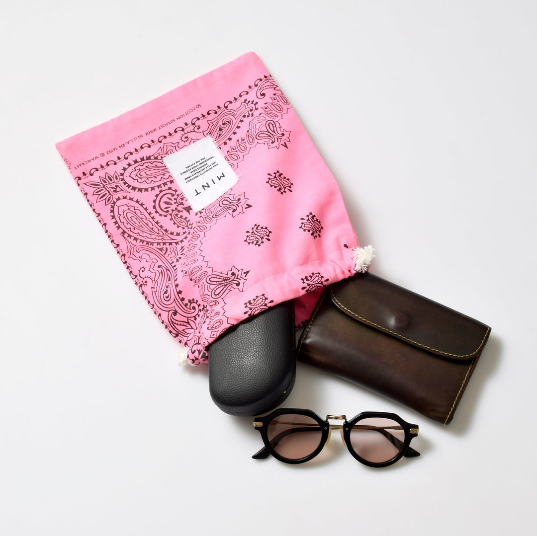 ヴィンテージバンダナ 巾着ポーチ Lサイズ（ピンク） / MINT Upcycled