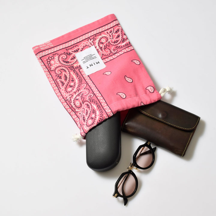 ヴィンテージバンダナ 巾着ポーチ Lサイズ（ピンク） / MINT Upcycled