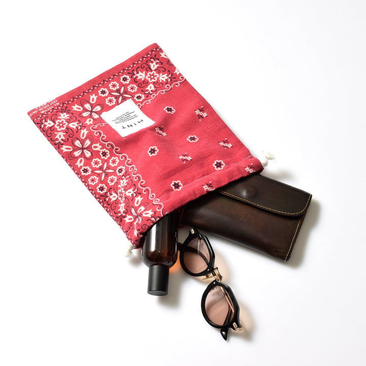 ヴィンテージバンダナ 巾着ポーチ Lサイズ（赤） / MINT Upcycled