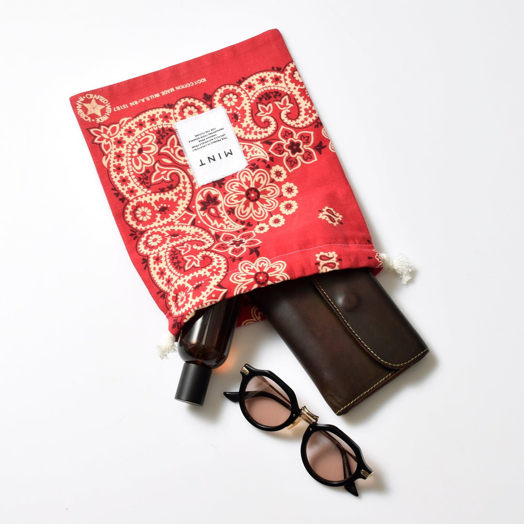 ヴィンテージバンダナ 巾着ポーチ Lサイズ（赤） / MINT Upcycled