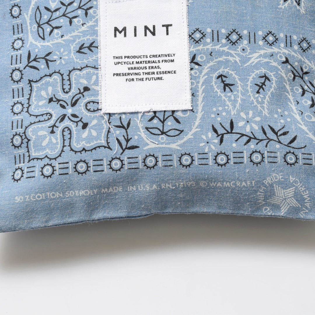 ヴィンテージバンダナ 巾着ポーチ Lサイズ（水色） / MINT Upcycled