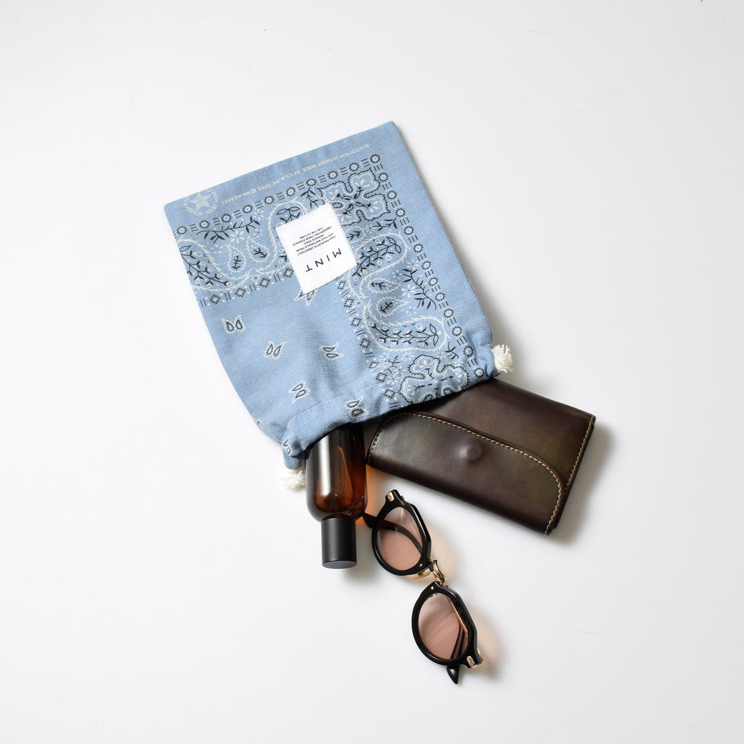 ヴィンテージバンダナ 巾着ポーチ Lサイズ（水色） / MINT Upcycled