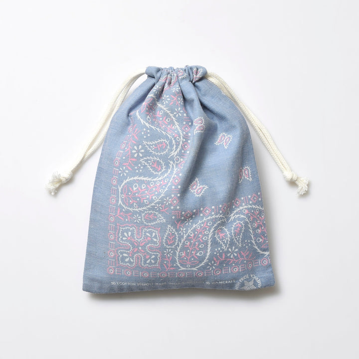 ヴィンテージバンダナ 巾着ポーチ Lサイズ（水色） / MINT Upcycled