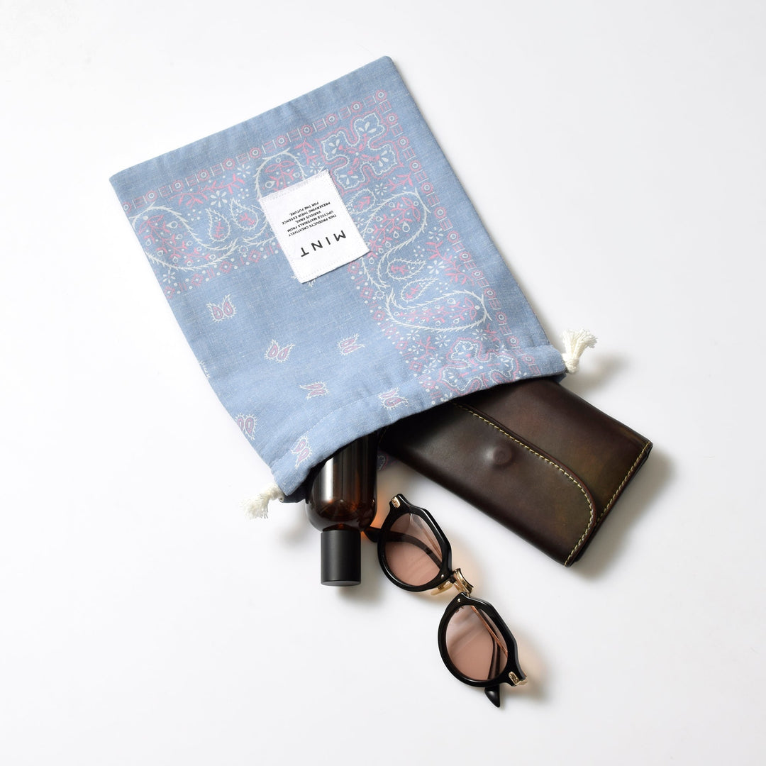 ヴィンテージバンダナ 巾着ポーチ Lサイズ（水色） / MINT Upcycled