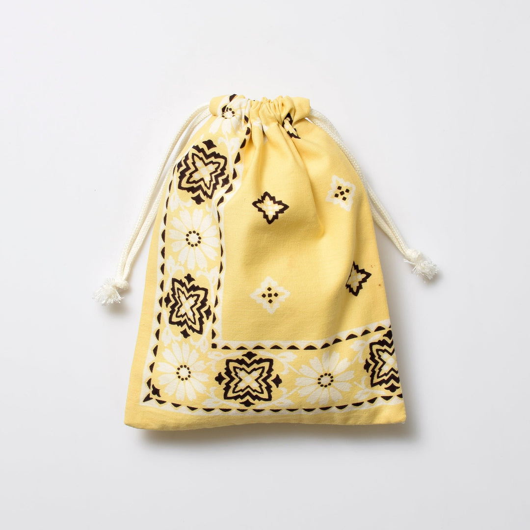 ヴィンテージバンダナ 巾着ポーチ Lサイズ（赤） / MINT Upcycled