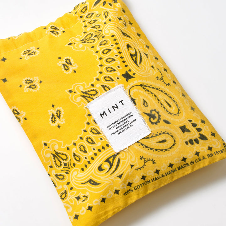 ヴィンテージバンダナ 巾着ポーチ Lサイズ（赤） / MINT Upcycled