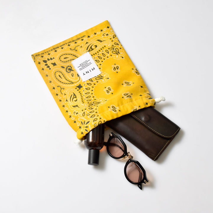 ヴィンテージバンダナ 巾着ポーチ Lサイズ（赤） / MINT Upcycled