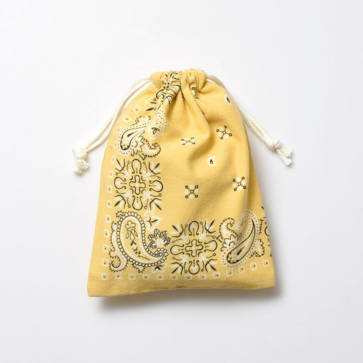 ヴィンテージバンダナ 巾着ポーチ Lサイズ（赤） / MINT Upcycled