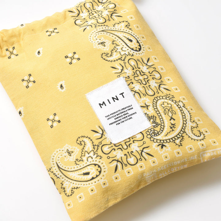 ヴィンテージバンダナ 巾着ポーチ Lサイズ（赤） / MINT Upcycled