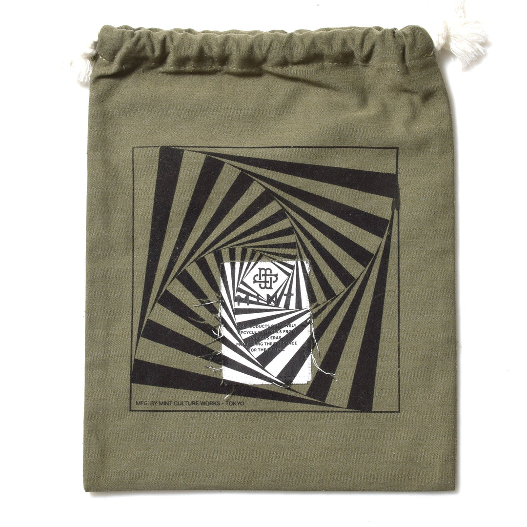 【黒】グラフィックプリント ミリタリー / 巾着ポーチ / MINT Upcycled