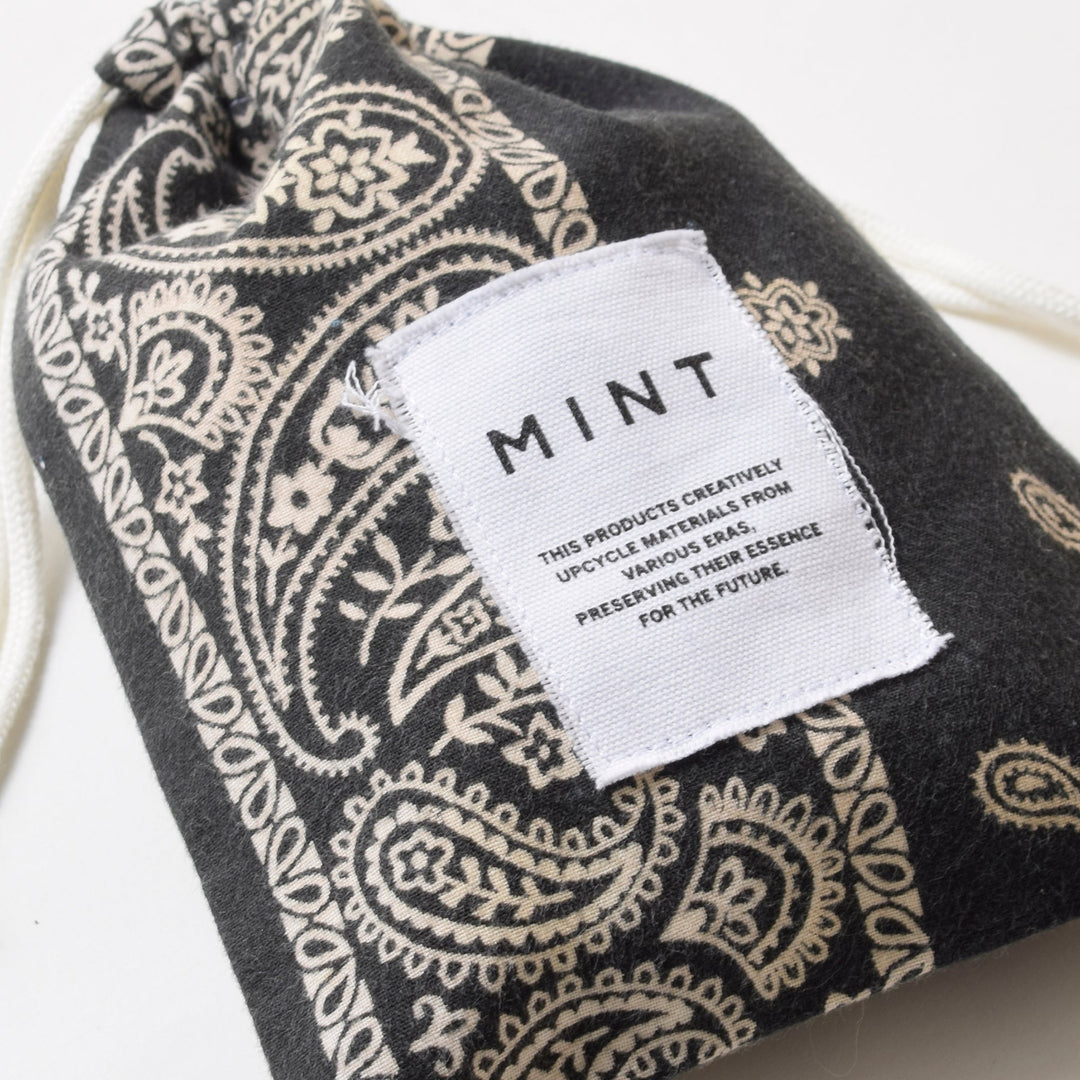 ヴィンテージバンダナ 巾着ポーチ Sサイズ（黒） / MINT Upcycled