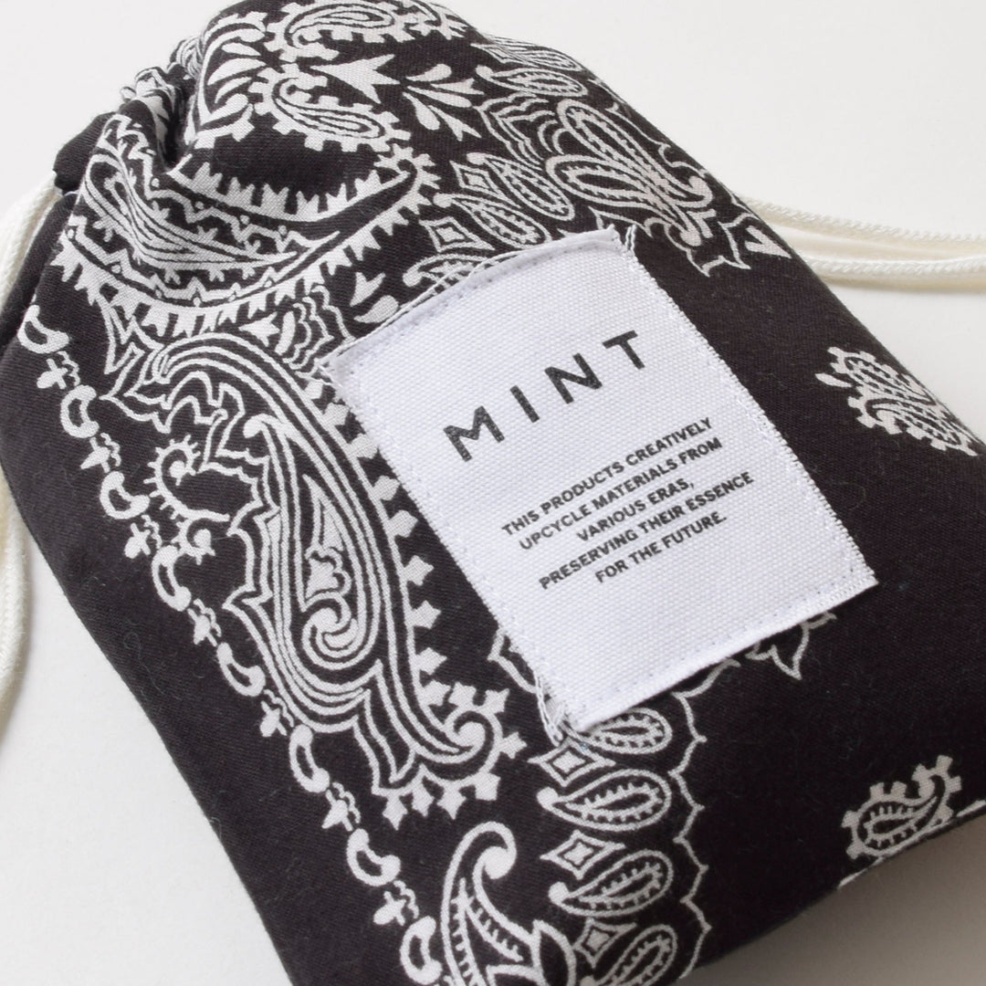 ヴィンテージバンダナ 巾着ポーチ Sサイズ（黒） / MINT Upcycled