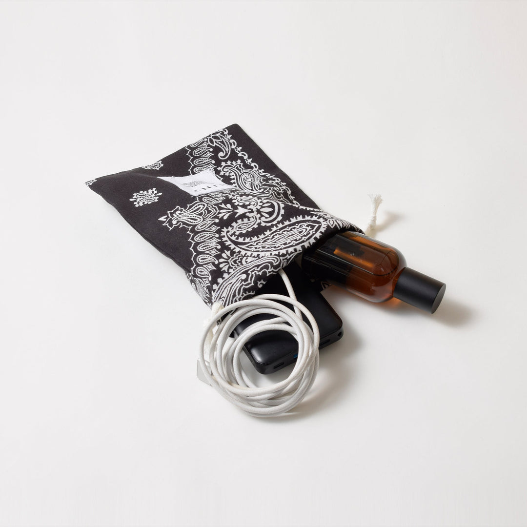 ヴィンテージバンダナ 巾着ポーチ Sサイズ（黒） / MINT Upcycled