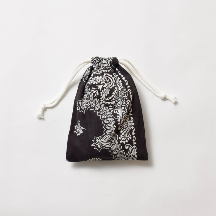 ヴィンテージバンダナ 巾着ポーチ Sサイズ（黒） / MINT Upcycled