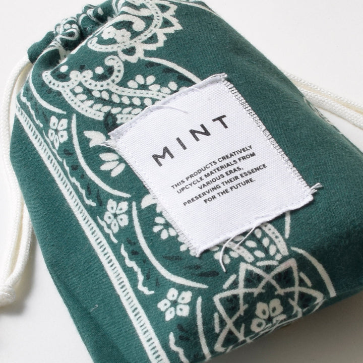 ヴィンテージバンダナ 巾着ポーチ Sサイズ（緑） / MINT Upcycled