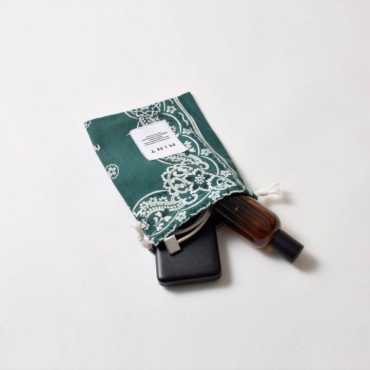 ヴィンテージバンダナ 巾着ポーチ Sサイズ（緑） / MINT Upcycled