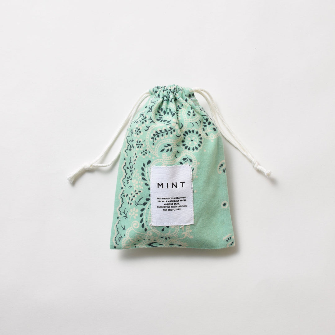 ヴィンテージバンダナ 巾着ポーチ Sサイズ（緑） / MINT Upcycled
