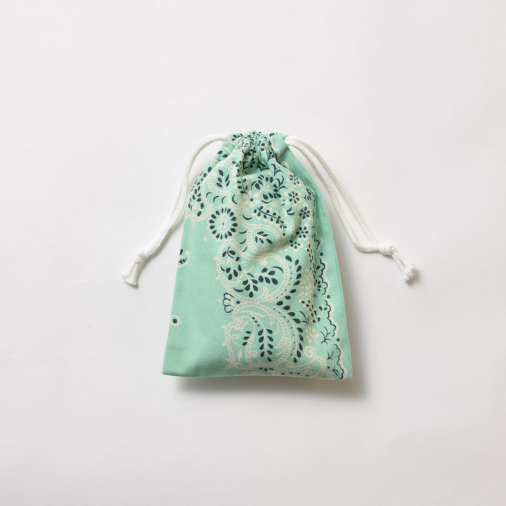 ヴィンテージバンダナ 巾着ポーチ Sサイズ（緑） / MINT Upcycled
