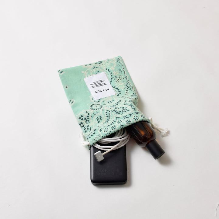 ヴィンテージバンダナ 巾着ポーチ Sサイズ（緑） / MINT Upcycled