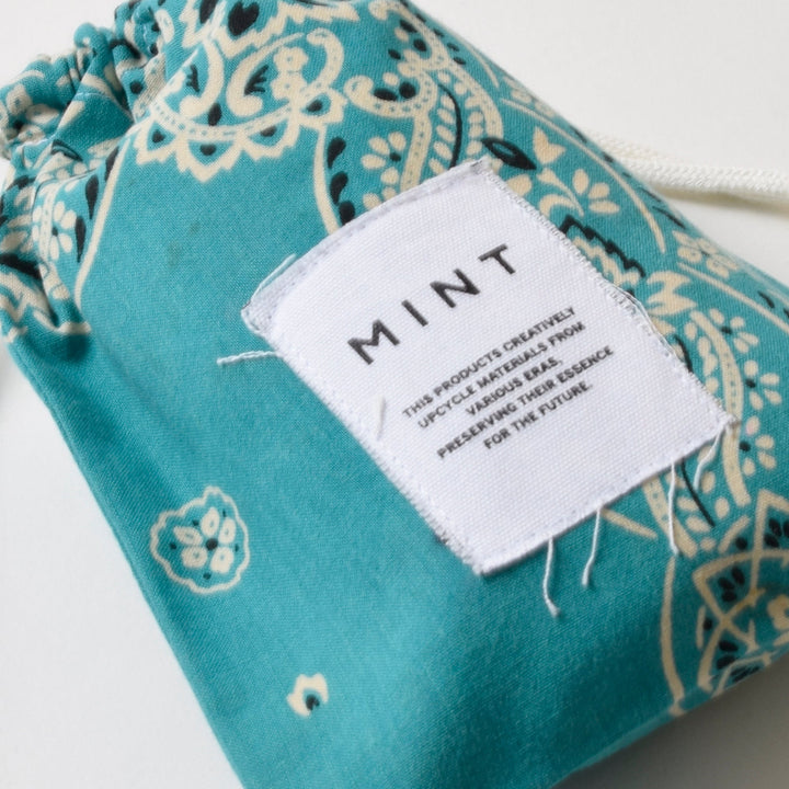 ヴィンテージバンダナ 巾着ポーチ Sサイズ（緑） / MINT Upcycled